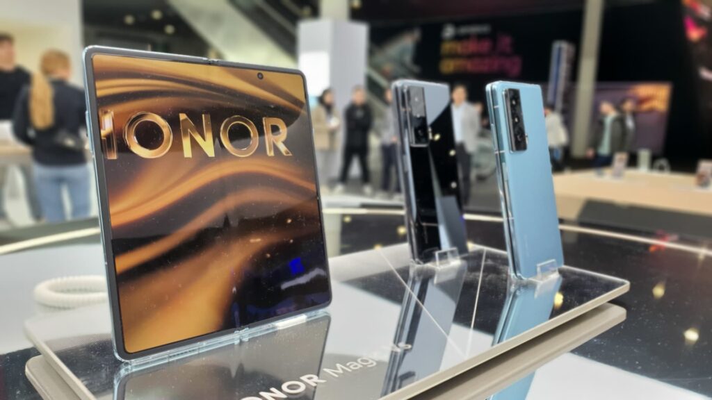 Huawei’s smartphone spin-off Honor plans IPO