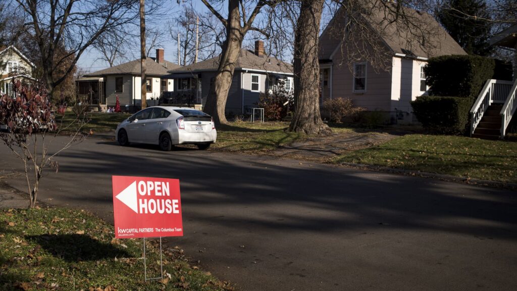 Mortgage demand jumps to six week high as interest rates continue to drop