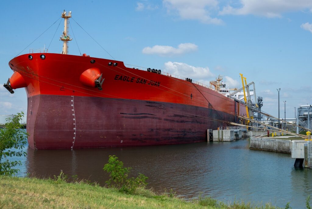 Feds approve another deepwater oil export terminal off Texas coast