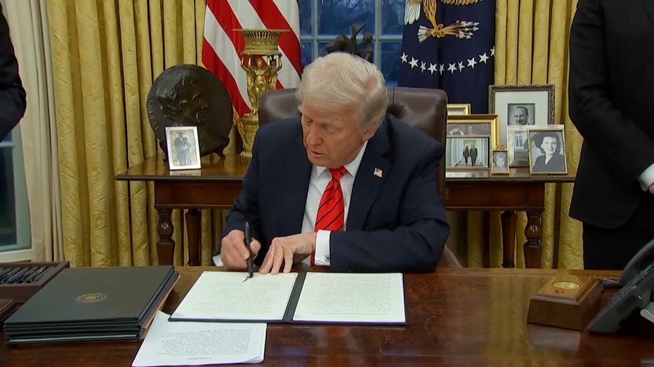 Trump signs executive order ending use of taxpayer money to ‘incentivize or support’ illegal immigration