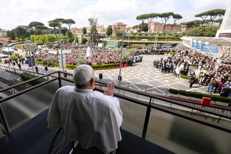 Pope Francis leaves hospital after first public appearance in five weeks